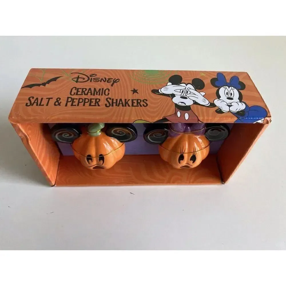Disney Mickey Mouse And Minnie Mouse Halloween Pumpkin Salt & Pepper Shakers NEW